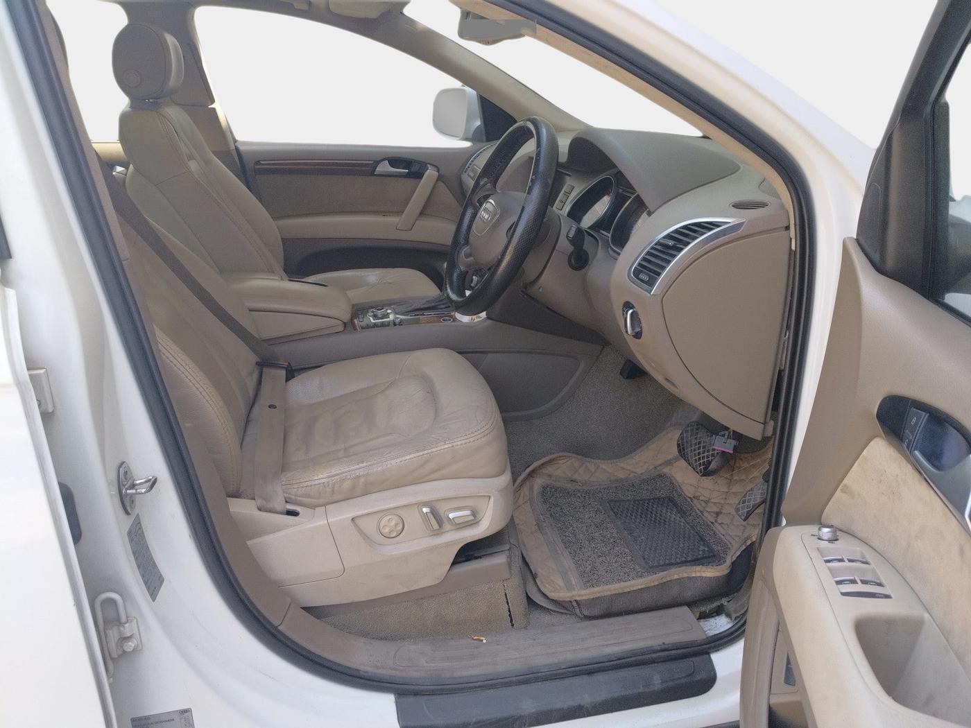 2014 Audi Q7 3.0 TDI QUATTRO, Diesel, Automatic, 1,22,397 km, interior