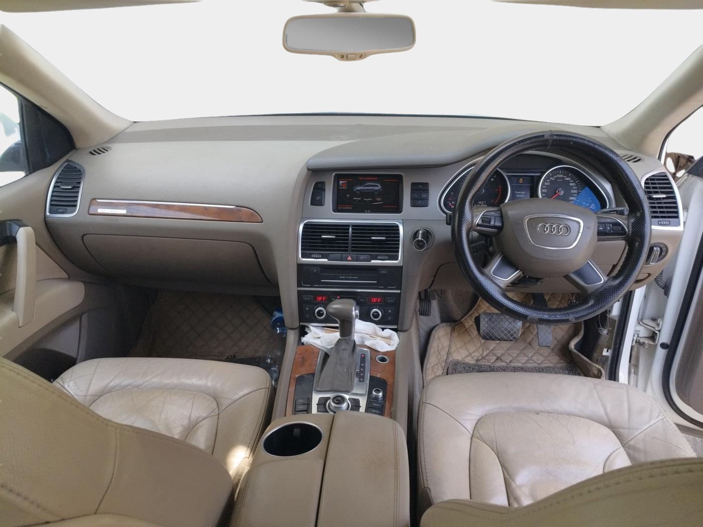 2014 Audi Q7 3.0 TDI QUATTRO, Diesel, Automatic, 1,22,397 km, interior