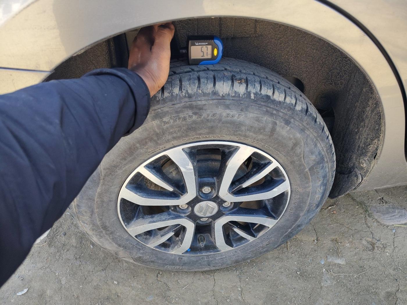 2022 Maruti Dzire VXI, Petrol, Manual, 26,712 km, tyre
