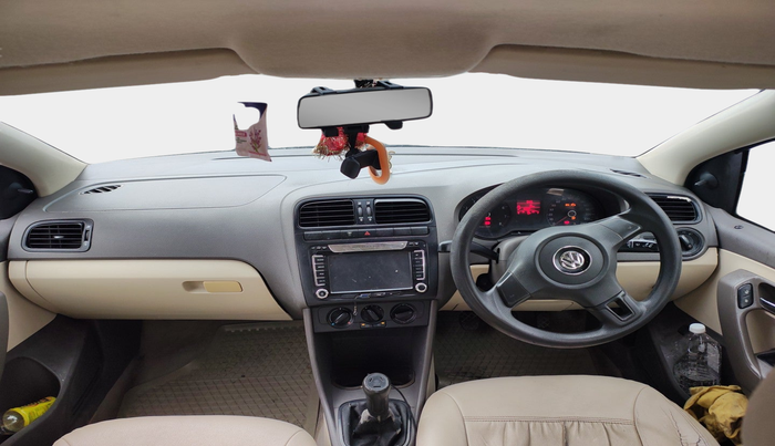 2012 Volkswagen Vento TRENDLINE 1.6, Petrol, Manual, 1,05,389 km, interior