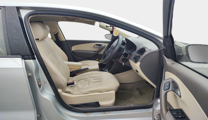 2012 Volkswagen Vento TRENDLINE 1.6, Petrol, Manual, 1,05,389 km, interior