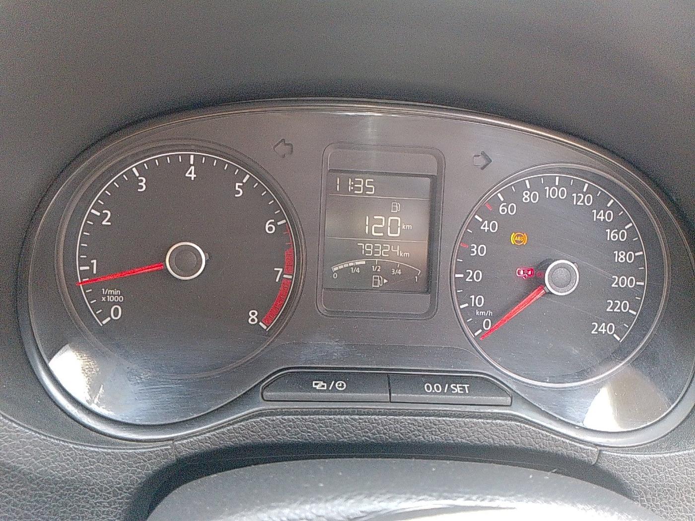 2016 Volkswagen Ameo HIGHLINE1.2L, Petrol, Manual, 79,324 km, interior