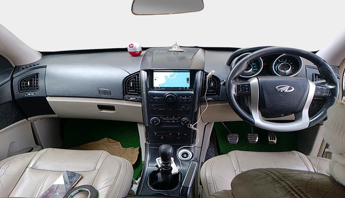 2016 Mahindra XUV500 W10, Diesel, Manual, 14,553 km, interior