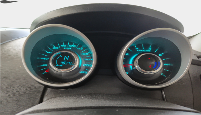 2016 Mahindra XUV500 W6, Diesel, Manual, 98,372 km, interior