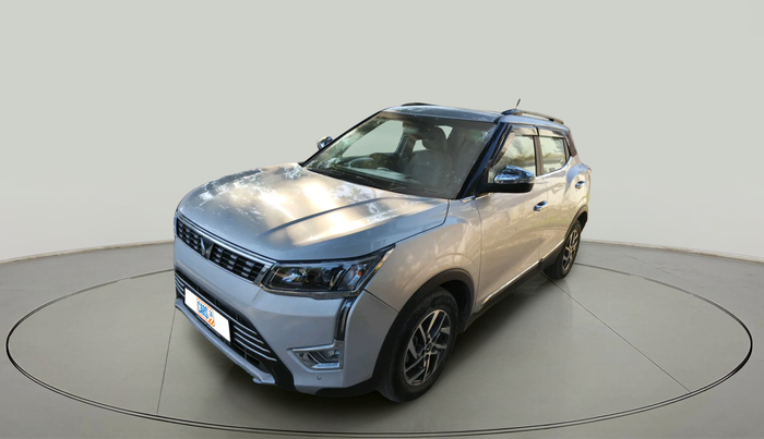 2023 Mahindra XUV300 W8 (O) 1.5 DIESEL, Diesel, Manual, 24,152 km, exterior
