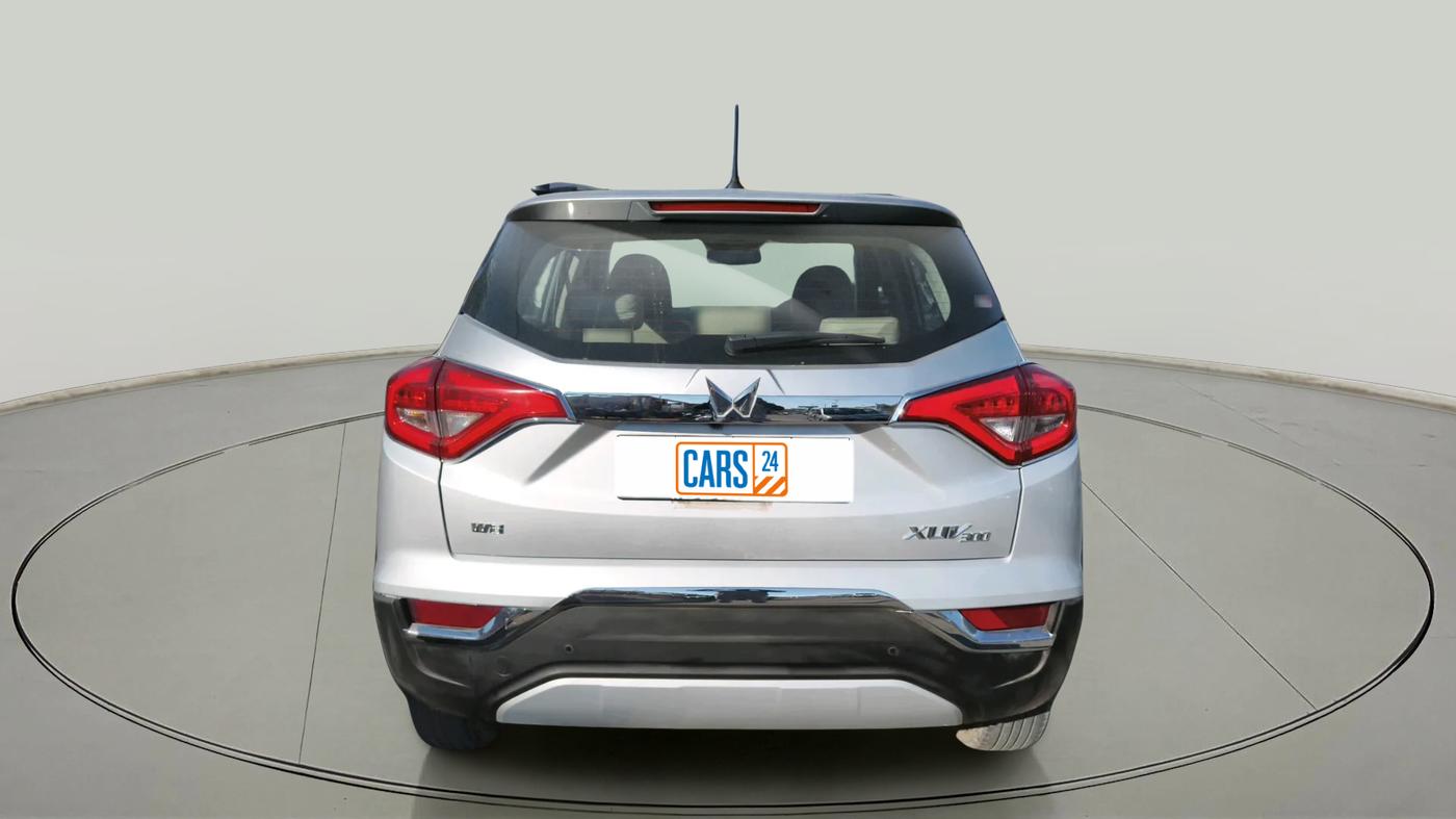 2023 Mahindra XUV300 W8 (O) 1.5 DIESEL, Diesel, Manual, 24,152 km, exterior