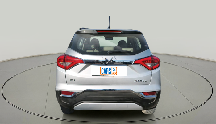 2023 Mahindra XUV300 W8 (O) 1.5 DIESEL, Diesel, Manual, 24,152 km, exterior