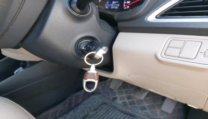 2018 Hyundai Verna 1.6 VTVT SX, Petrol, Manual, 62,412 km, interior