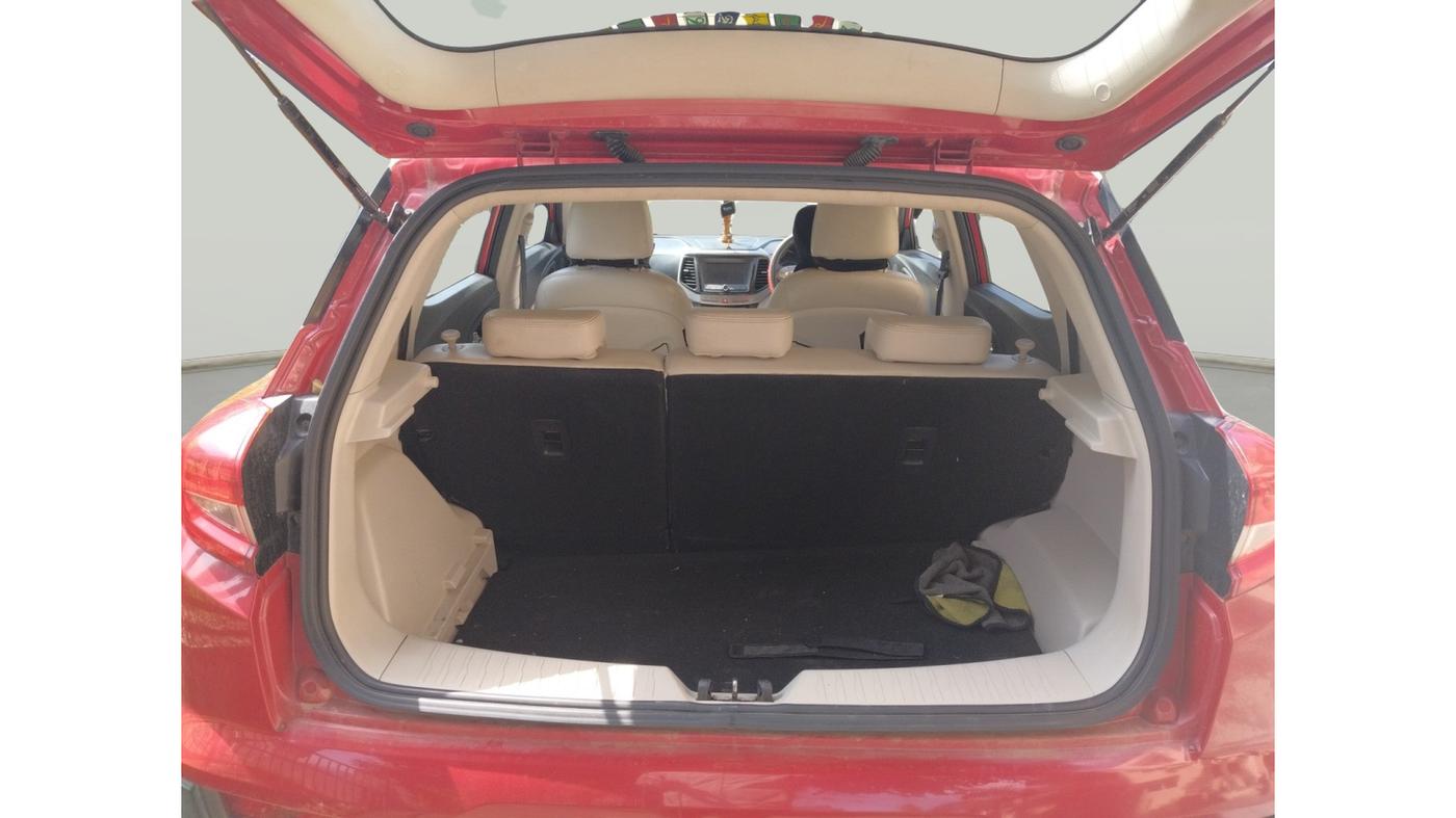 2021 Mahindra XUV300 W8 (O) 1.2 PETROL AMT, Petrol, Automatic, 26,825 km, exterior