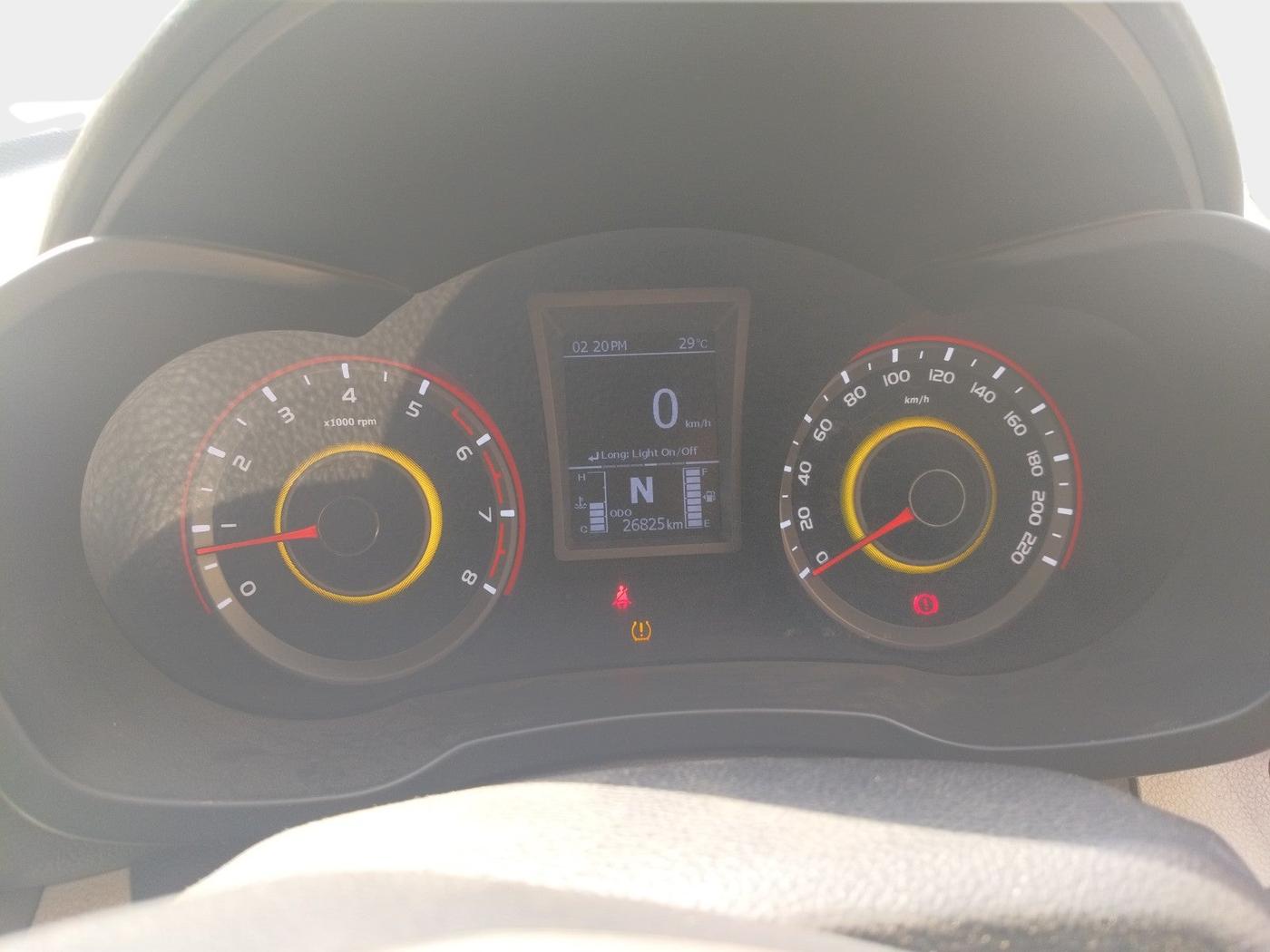 2021 Mahindra XUV300 W8 (O) 1.2 PETROL AMT, Petrol, Automatic, 26,825 km, interior