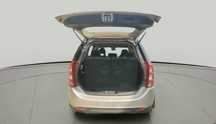 2015 Mahindra XUV500 W6, Diesel, Manual, 96,061 km, exterior