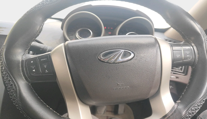 2015 Mahindra XUV500 W6, Diesel, Manual, 96,061 km, interior