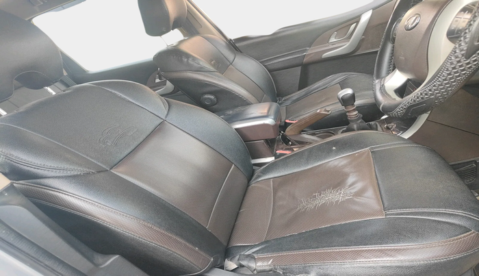 2015 Mahindra XUV500 W6, Diesel, Manual, 96,061 km, interior