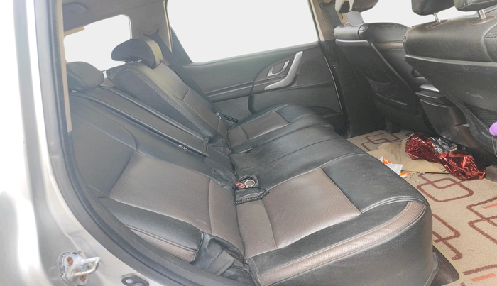 2015 Mahindra XUV500 W6, Diesel, Manual, 96,061 km, interior