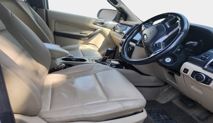 2017 Ford Endeavour TITANIUM 3.2 4X4 AT, Diesel, Automatic, 98,015 km, interior