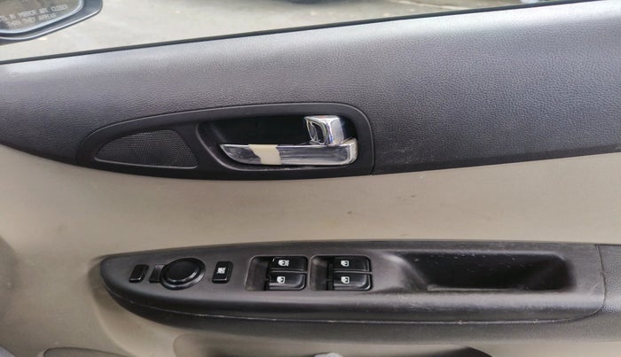 2012 Hyundai i20 SPORTZ 1.2, Petrol, Manual, 98,818 km, interior