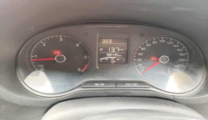 2014 Volkswagen Polo HIGHLINE1.5L, Diesel, Manual, 98,435 km, interior