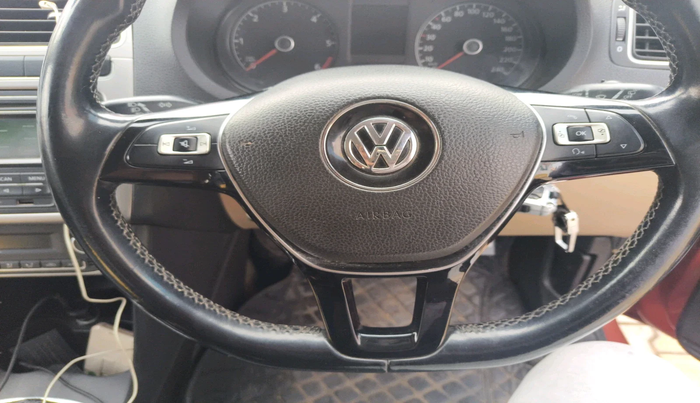 2014 Volkswagen Polo HIGHLINE1.5L, Diesel, Manual, 98,435 km, interior