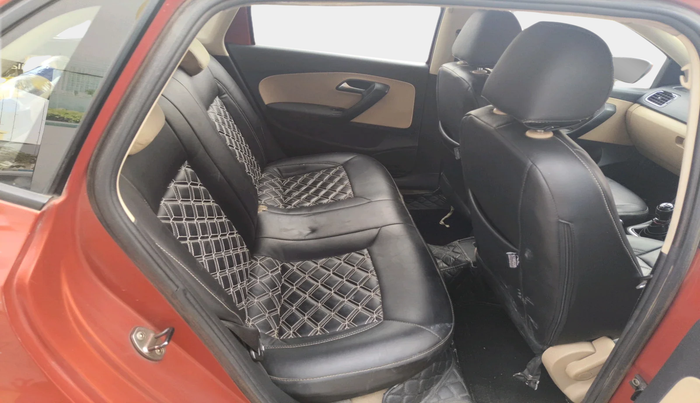 2014 Volkswagen Polo HIGHLINE1.5L, Diesel, Manual, 98,435 km, interior