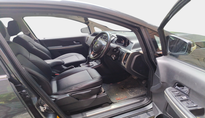 2018 Tata Hexa XTA 4X2 6 STR, Diesel, Automatic, 1,10,394 km, interior