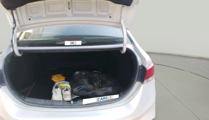 2018 Hyundai Verna 1.6 SX (O) CRDI MT, Diesel, Manual, 89,502 km, exterior