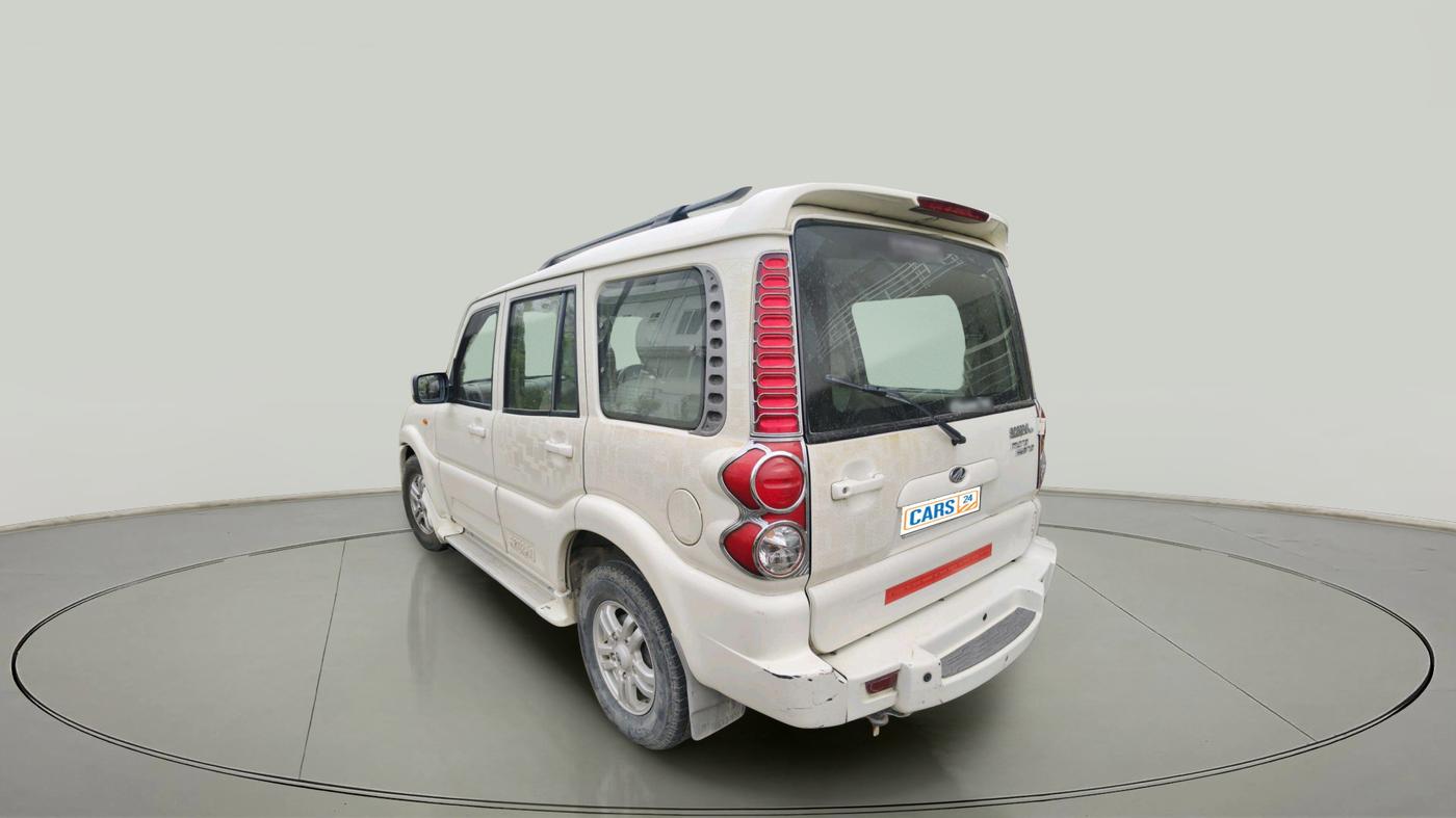 2013 Mahindra Scorpio VLX 4WD AIRBAG AT, Diesel, Automatic, 1,26,106 km, exterior