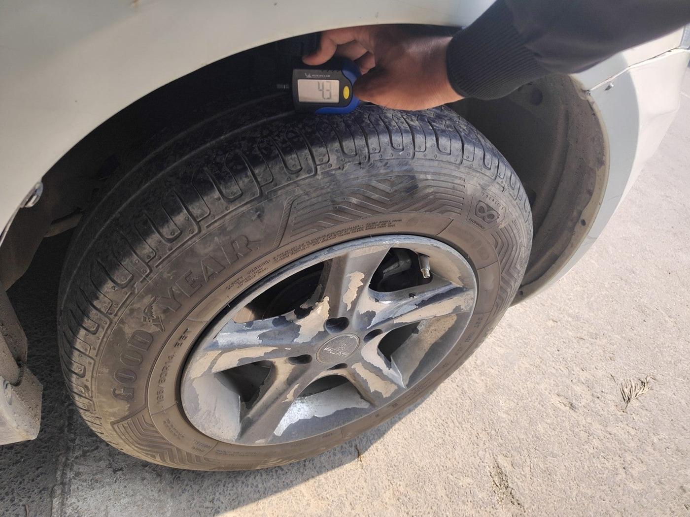 2014 Maruti Swift Dzire VDI, Diesel, Manual, 1,95,664 km, tyre