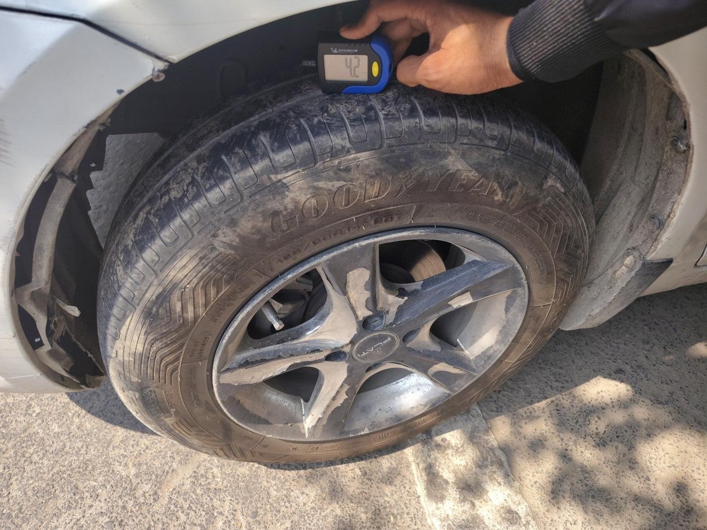 2014 Maruti Swift Dzire VDI, Diesel, Manual, 1,95,664 km, tyre