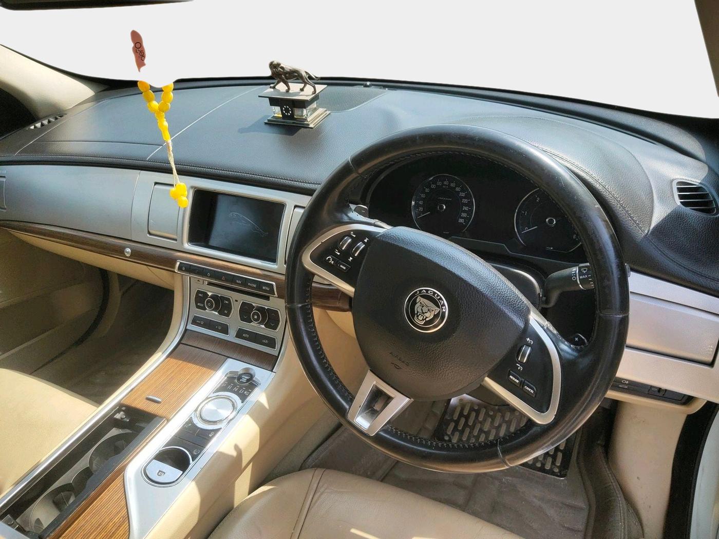 2015 Jaguar XF 2.2 DIESEL, Diesel, Automatic, 77,105 km, interior