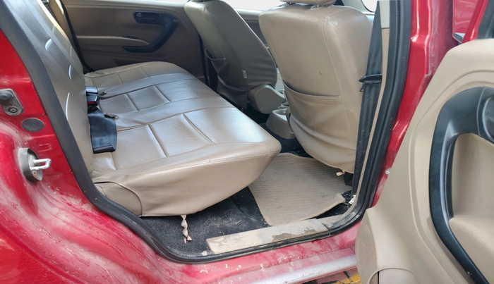 2016 Mahindra TUV300 T4 PLUS, Diesel, Manual, 51,739 km, interior