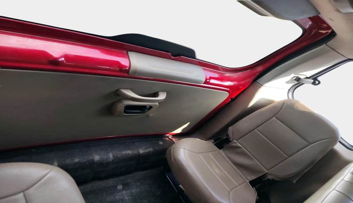 2016 Mahindra TUV300 T4 PLUS, Diesel, Manual, 51,739 km, interior