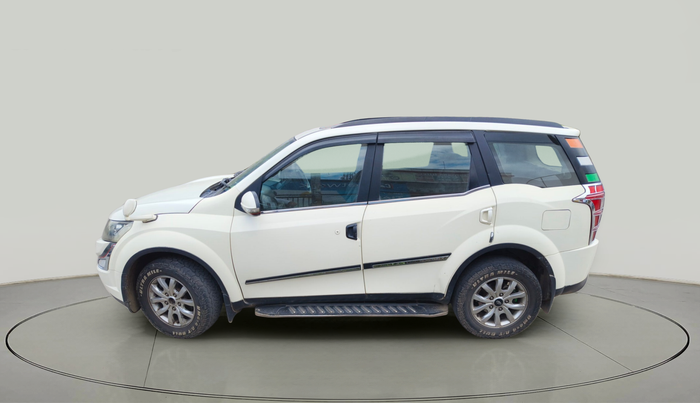 2017 Mahindra XUV500 W10, Diesel, Manual, 1,25,881 km, exterior
