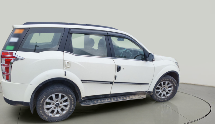 2017 Mahindra XUV500 W10, Diesel, Manual, 1,25,881 km, exterior