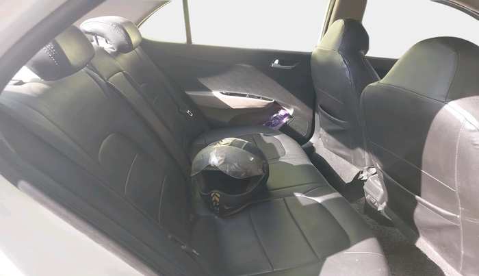 2014 Hyundai Xcent SX 1.2, Petrol, Manual, 1,01,012 km, interior