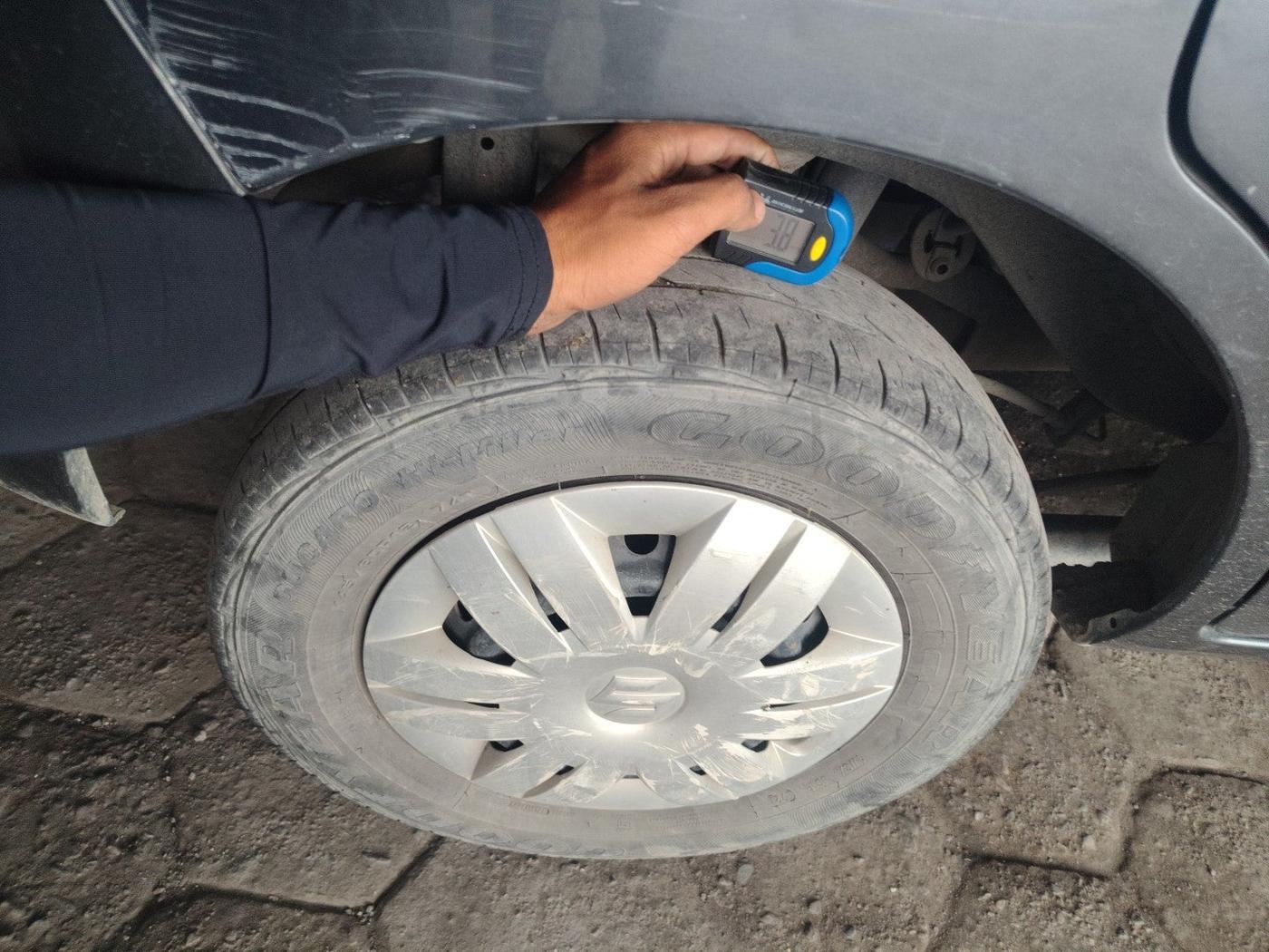 2018 Maruti Alto 800 LXI, Petrol, Manual, 71,813 km, tyre