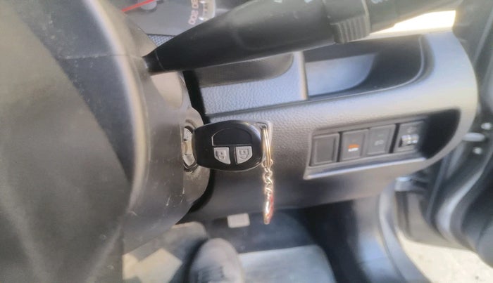 2013 Maruti Swift VXI, Petrol, Manual, 56,114 km, interior