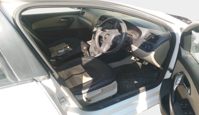 2013 Volkswagen Polo COMFORTLINE 1.2L PETROL, Petrol, Manual, 1,10,568 km, interior