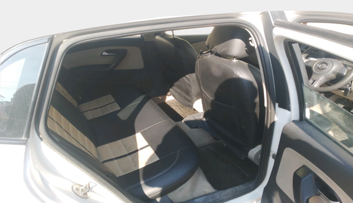 2013 Volkswagen Polo COMFORTLINE 1.2L PETROL, Petrol, Manual, 1,10,568 km, interior