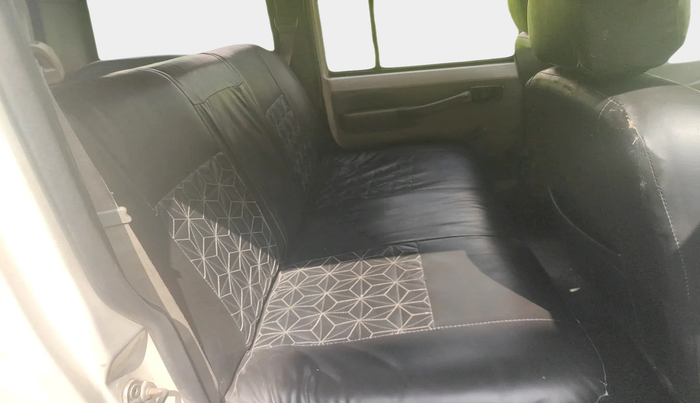 2014 Mahindra Bolero SLE BS IV, Diesel, Manual, 1,29,291 km, interior