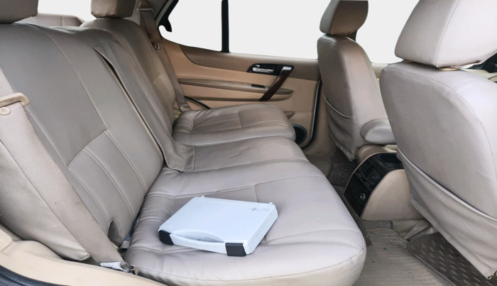 2014 Tata Safari Storme 2.2 VX 4X2, Diesel, Manual, 77,501 km, interior