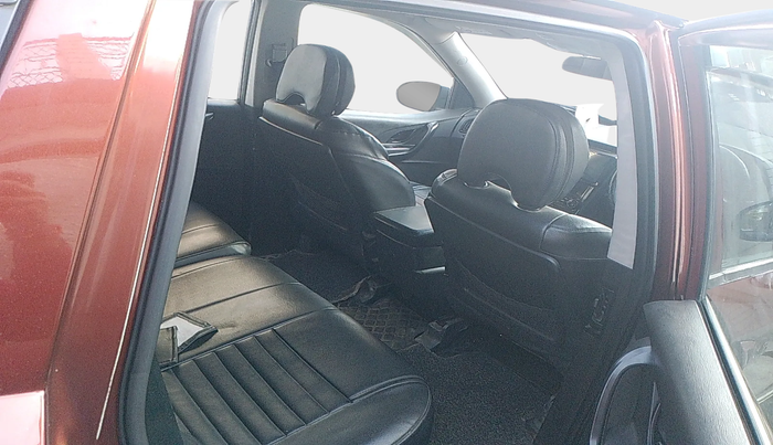2018 Mahindra XUV500 W5, Diesel, Manual, 1,06,276 km, interior