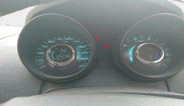 2018 Mahindra XUV500 W5, Diesel, Manual, 1,06,276 km, interior