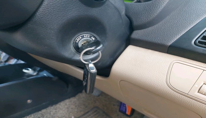 2013 Hyundai Eon MAGNA +, Petrol, Manual, 85,717 km, interior