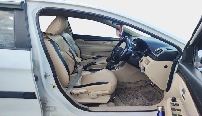 2014 Maruti Ciaz ZXI, Petrol, Manual, 1,08,927 km, interior