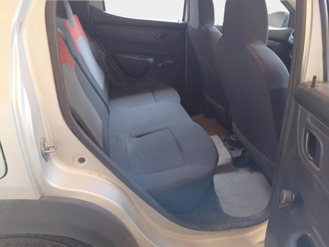 2017 Renault Kwid RXT 0.8, Petrol, Manual, 38,000 km, interior