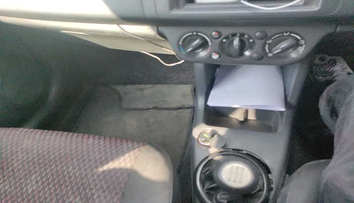 2011 Maruti Swift LXI, Petrol, Manual, 1,40,902 km, interior