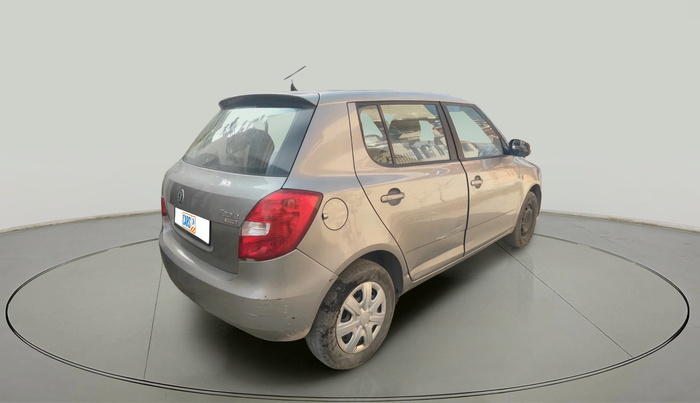 2011 Skoda Fabia AMBIENTE 1.2 MPI, Petrol, Manual, 1,31,107 km, exterior