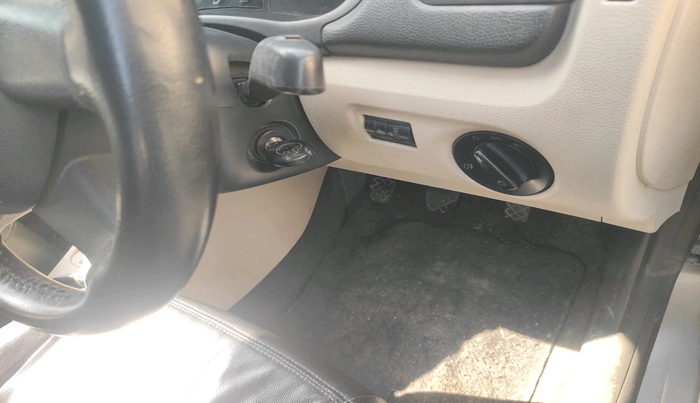 2011 Skoda Fabia AMBIENTE 1.2 MPI, Petrol, Manual, 1,31,107 km, interior