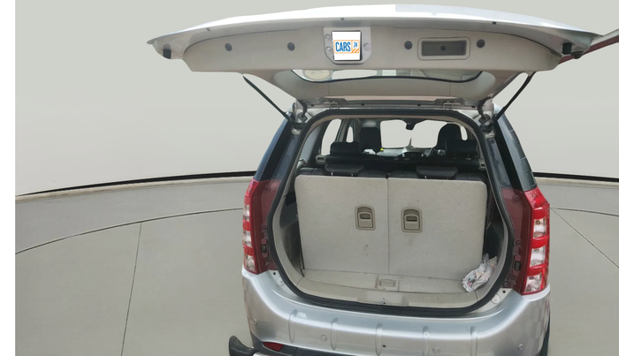 2016 Mahindra XUV500 W6 AT, Diesel, Automatic, 25,850 km, exterior