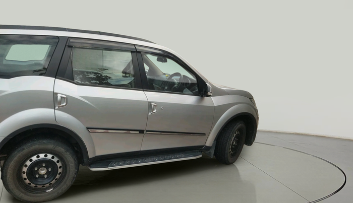 2016 Mahindra XUV500 W6 AT, Diesel, Automatic, 25,850 km, exterior